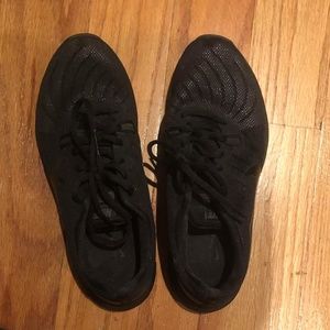 Nike ALL BLACK 7.5 Sneakers